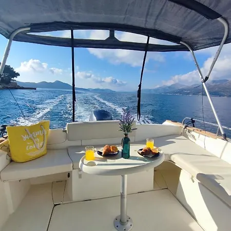 Tekne Private Boat With Skiper Prijevor